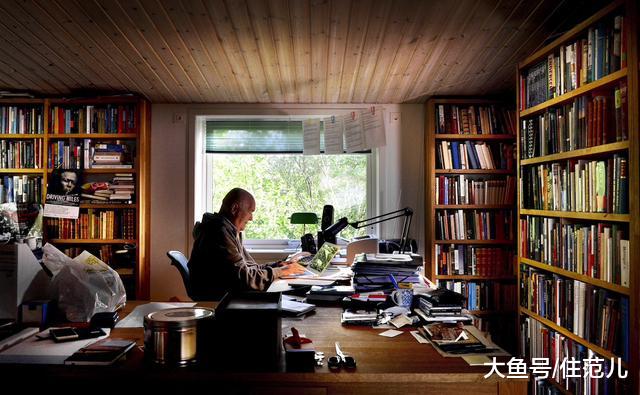 要什么大书房啊，客厅1㎡就能搞定