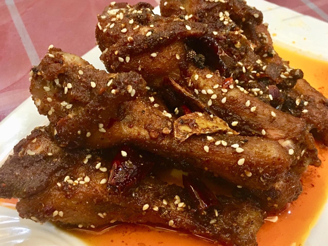 用鴨腿做一個香辣雞腿：吃起來香辣過癮色香味俱全