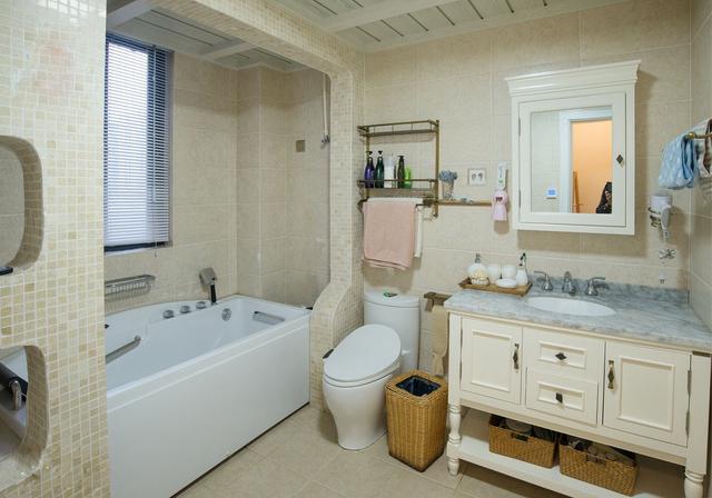 晒晒我的新家，亲朋好友都说漂亮，最喜欢阳台的花花草草