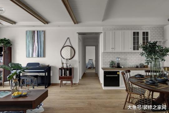 之前被当做库房的屋子，改造后大变身，阳台上还能扎秋千