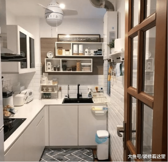 商侃晒出自己的房子，房子面积只有60平米，但是设计很有文艺感