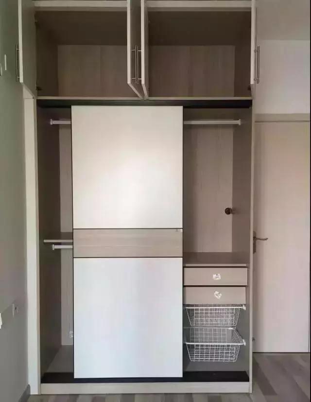 还在嫌家里的衣柜太小，试试这样设计，存储空间瞬间翻倍！