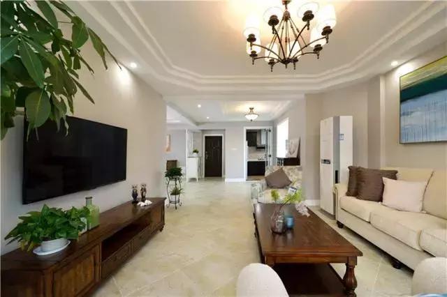 带阁楼的大户型装修案例图，装修设计超大气，又不失温馨实用