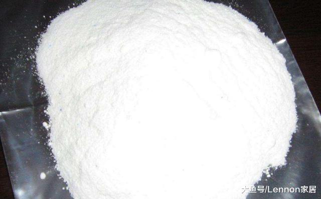 头一次见和水泥掺入洗衣粉，听老泥工一说，才知效果令人惊喜