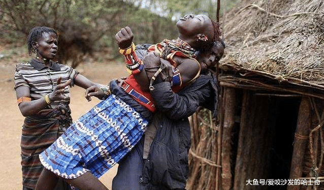 为何非洲部落新娘在结婚当天，普遍会发出悲戚叫声？原因让人心疼