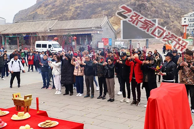 刚刚，一大波明星空降大境门，张家口要搞哪样？（现场图）