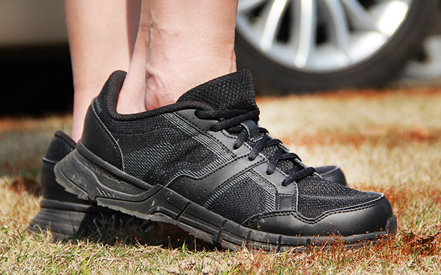 曾经地位胜过阿迪耐克，如今却因太廉价沦为街货，网友：太可惜了