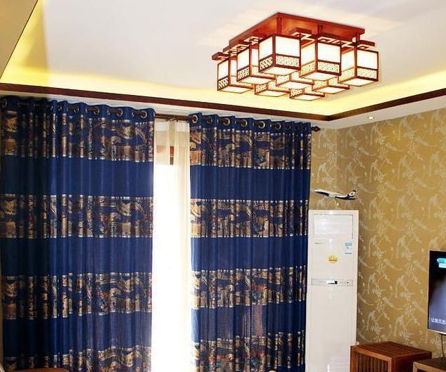 留守父母自己装新房，7万搞定大气中式风，在城里肯定装不下来