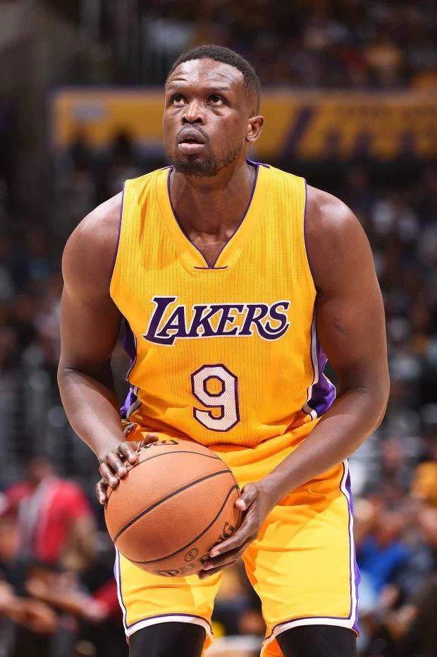 这名资产超亿元，领着湖人千万工资的前公牛全明星，正式退役了