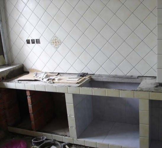 自己动手砖砌橱柜，3千块钱的成本做出3万块钱的效果，逆天了！