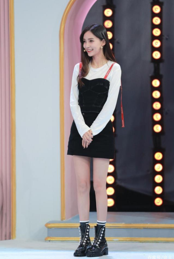 baby自曝一双拖鞋穿10年,看到拖鞋那一刻,网友:还能再假点吗?