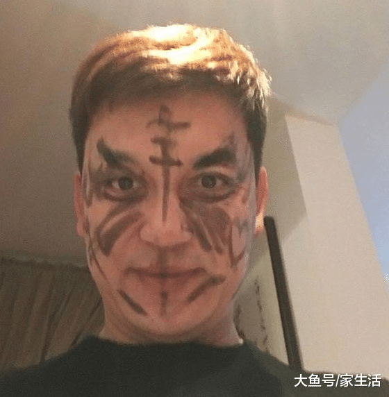 晒晒主持人李锐住的豪宅，一家三口温馨幸福，家里还有私人健身房