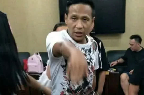 “当众出丑”的四位明星，第一位被爆耍大牌，最后一位失禁尿裤子