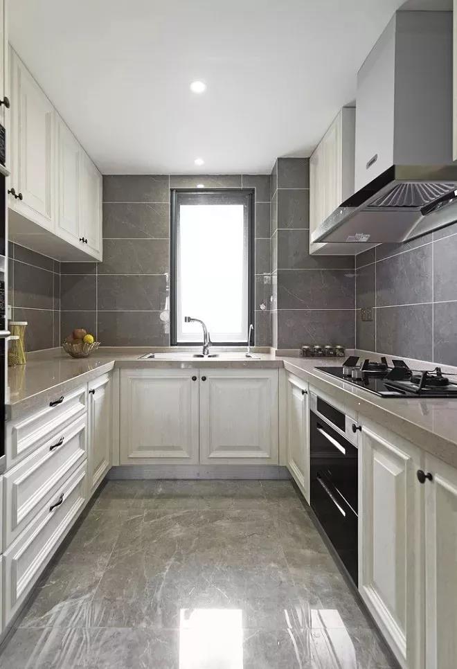 130平的轻奢美式风三居室，客餐厅连在一起好宽敞