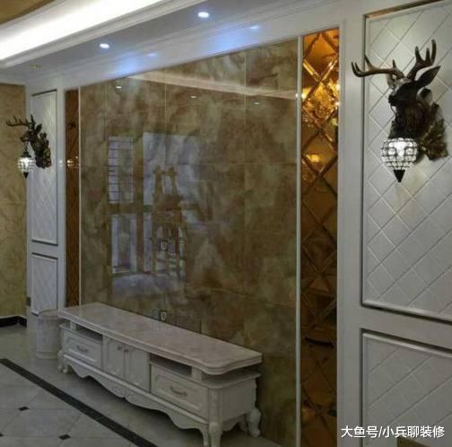 老公在农村花80万自建新房，朋友出300万要买，老公死活不卖！