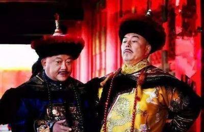 和珅权倾朝野，为何对嘉庆却毫无抵抗之力？揭秘清朝权力运转逻辑