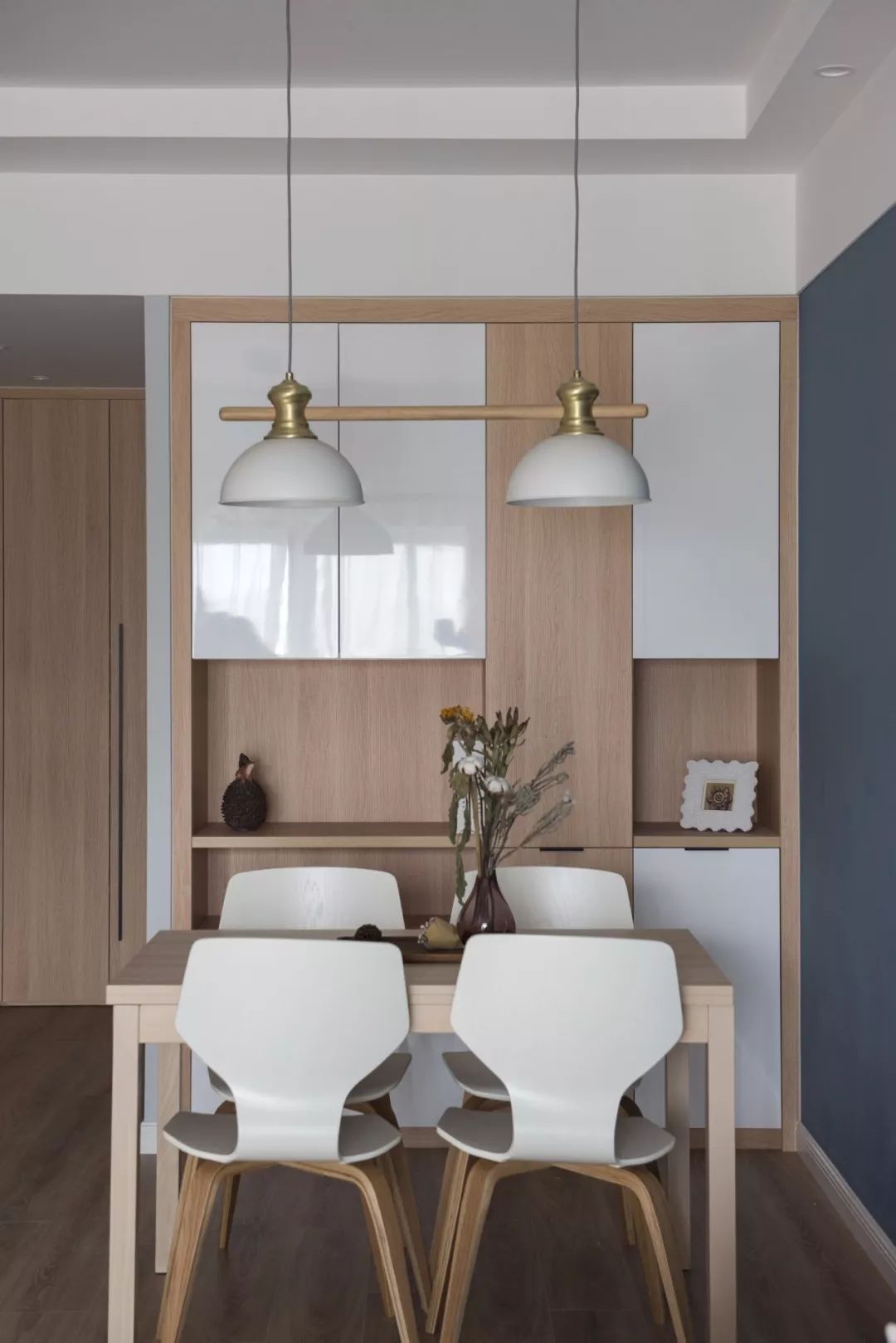 定制餐边柜，空间不浪费，看着也很美！