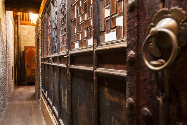 国子监“最具特色”下沉式四合院，几十件老物件！老北京的文化