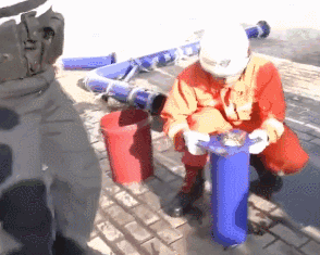 都吹国外的消防员对动物多好，中国的也不差，保护生命不分国界！