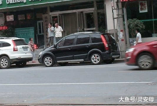 为何路上很少看到黑色面包车？4S店：没人敢买啊！车主：为啥？