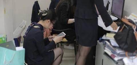 “售楼小姐”不为人知的潜规则，卖楼等于卖自己，社会太复杂野兽太多！！！！