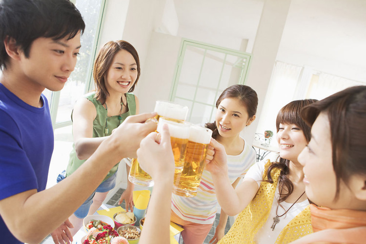 周末休息三俩好友来家里聚会，招待可成了大难题，做好这些细节保证让你更有面儿