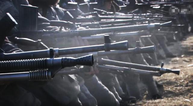 一个步兵连装备9挺轻机枪，抗战时期，什么部队有这个武器水平？