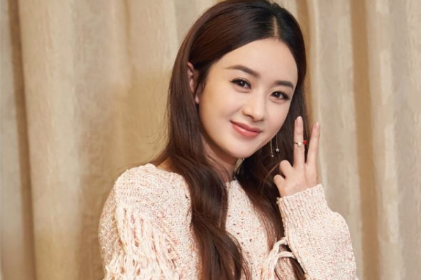 明星过安检，赵丽颖乖巧，李易峰害羞，最后一位故意的