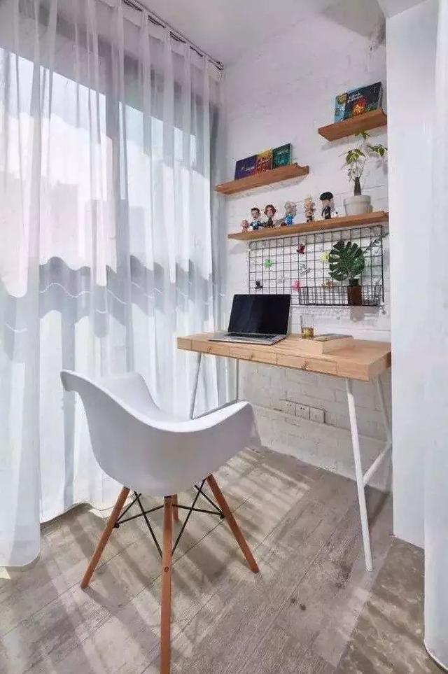 家里没有书房？其实阳台就是个不错的地方