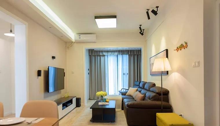 我家小户型客厅面积并不大，但却让人觉得很舒服