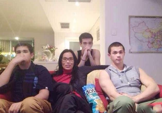 晒晒韦唯生活中的豪宅，别看她移居外国了，家里却还贴着中国地图