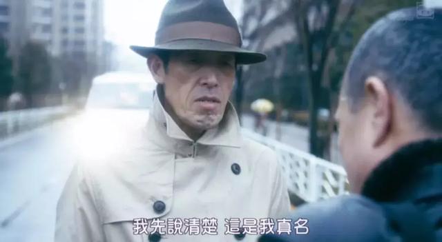 我虽然长得很凶，但我爱猫啊！