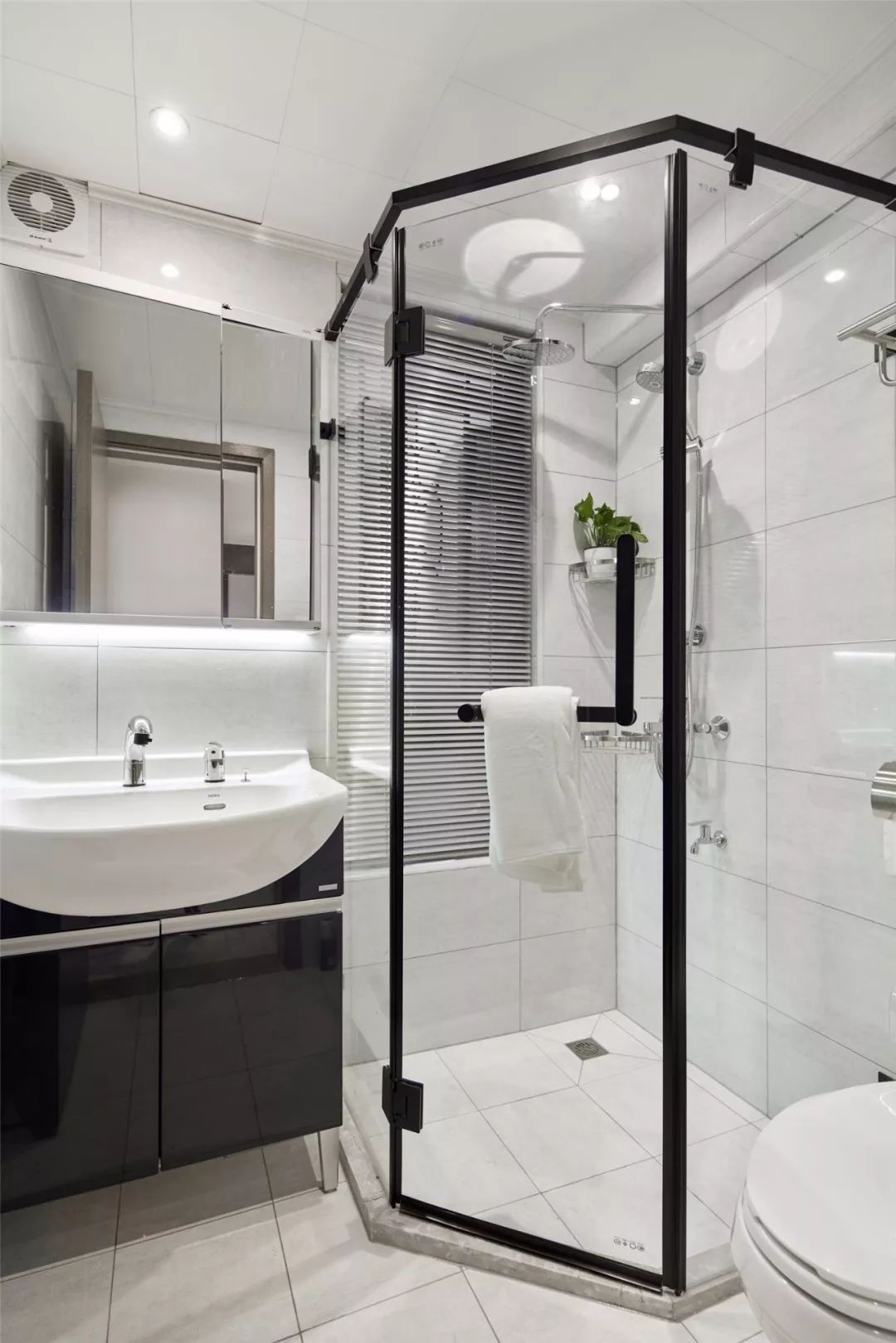 100㎡现代宜家，简洁空间+活泼软装，让空间充满舒适感