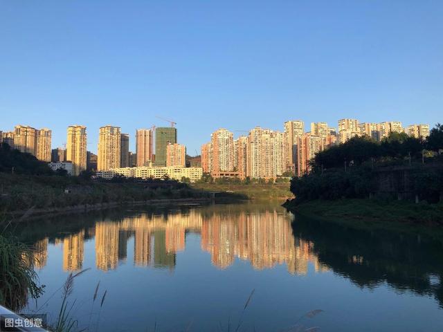 为何老百姓都说房价会涨？而专家则说房价会跌？