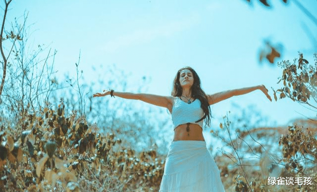 和男人相处，想让男人对你日夜想念，不妨对他“冷”一点