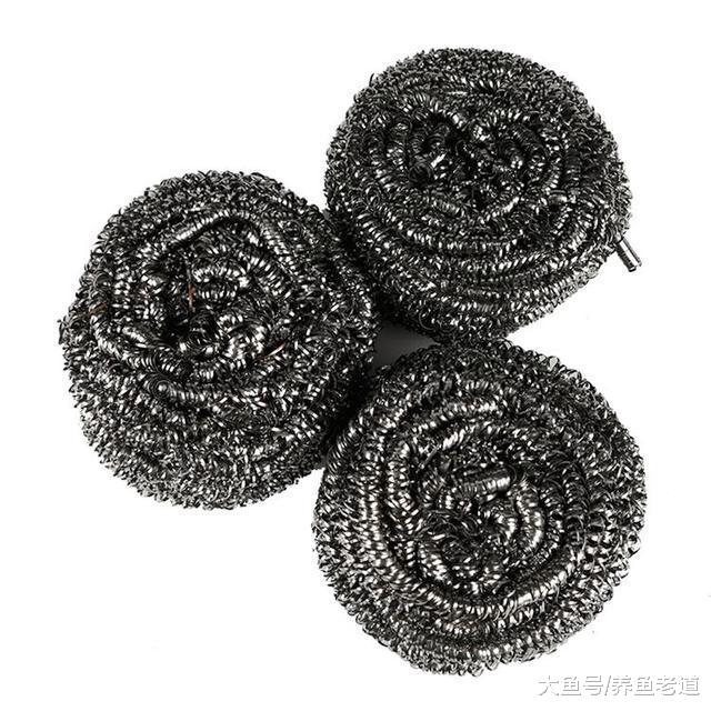 我们可以往鱼缸壁上加醋来消除水垢吗，会不会整出一缸糖醋鱼？