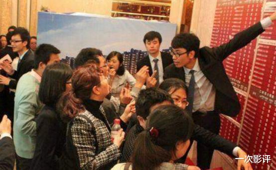 为什么卖新房的都是女的，二手房却是男的？背后的原因很现实