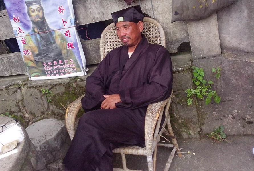 为什么算命先生不认识你，却知道你家几口人？看完不会被骗了