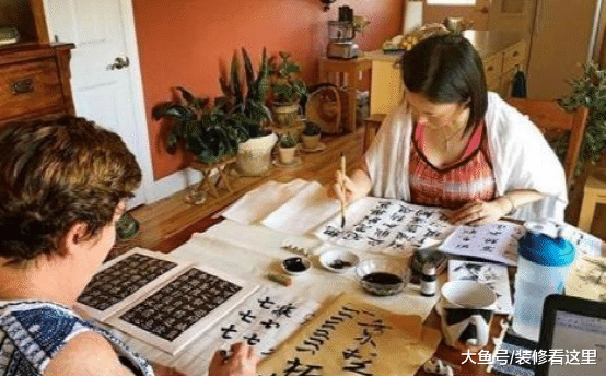 邬君梅豪宅装修, 在家经常练毛笔字, 还能边健身边看风景