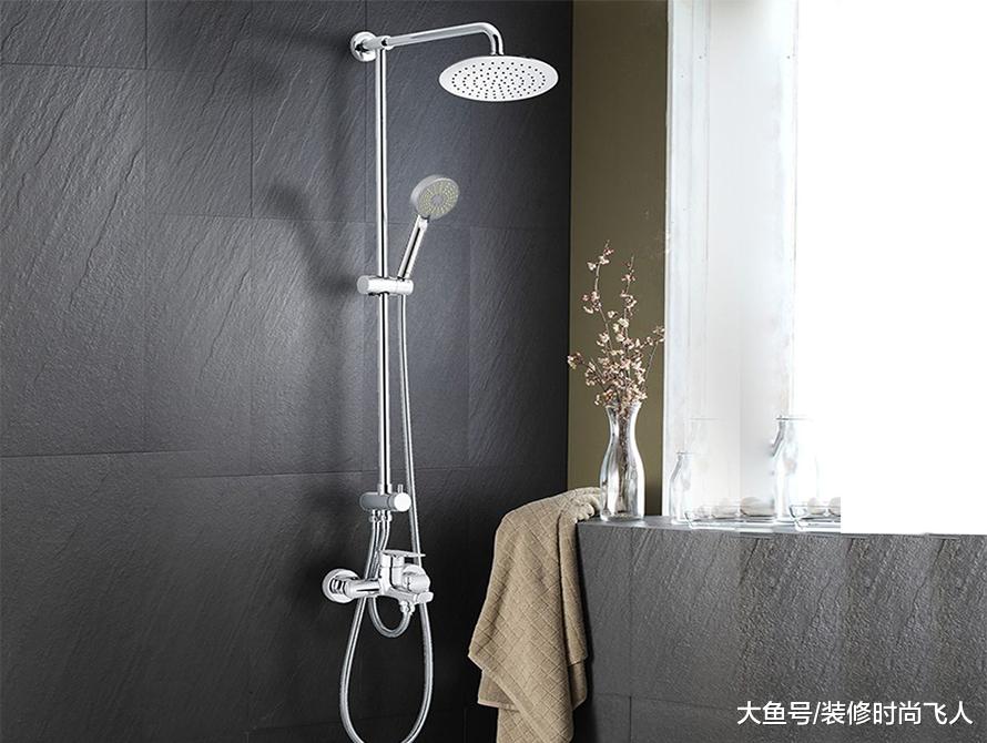 越来越多家庭不装挂墙花洒，如今更流行装这种，洗澡方便又舒服