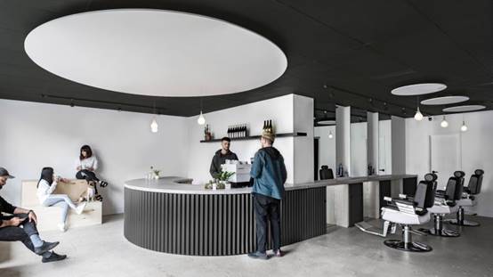 波纹金属棒穿过多伦多