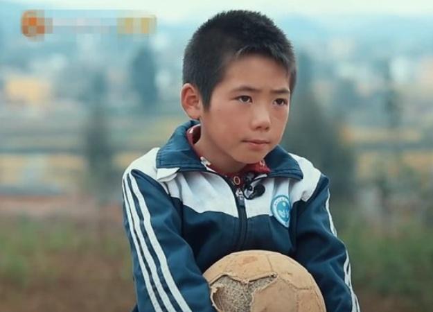 变形计:节目组走后,留给农村娃5年生活费,看到金额后网友急了