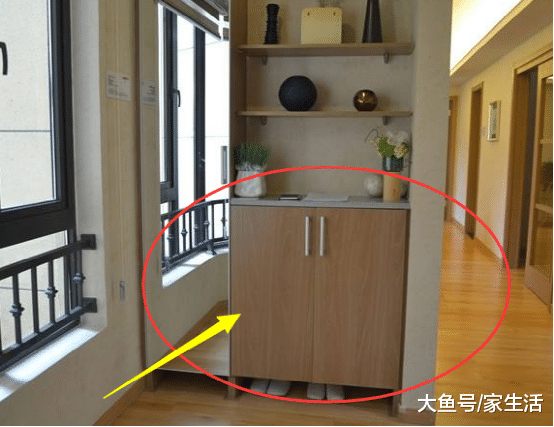公共过道到底能不能装鞋柜？碰上这样的邻居，切记要这样做