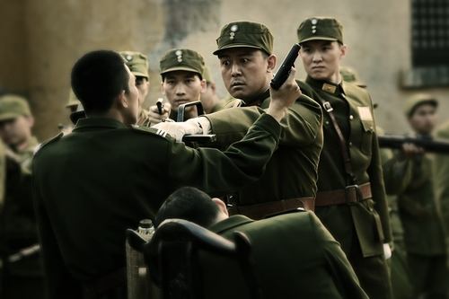 舅舅是葛优，前女友是贾静雯，但出道18年却不红，在40岁终于走红