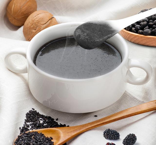 男人过了50岁，应该经常吃这几种食物，让你精力充沛，更有男人味！