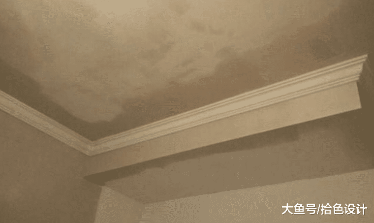 腻子刚批好，业主就赶紧让油工来现场，并且还当场质问他