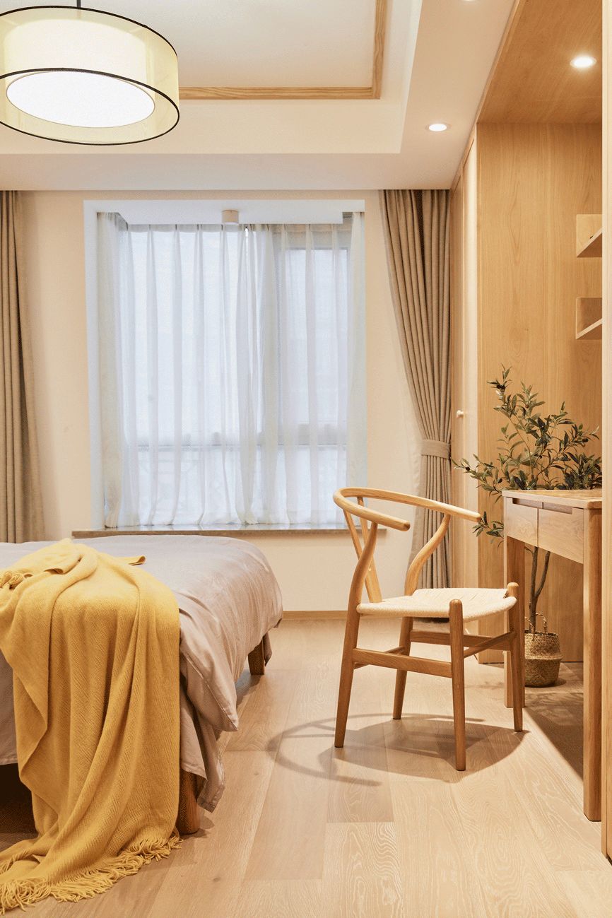 130㎡原木简约，客厅没沙发，满屋是书架，教授家就是不一样！