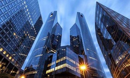 这些地产大佬，因抓住房地产风口，今资产百亿，还有一位成了首富