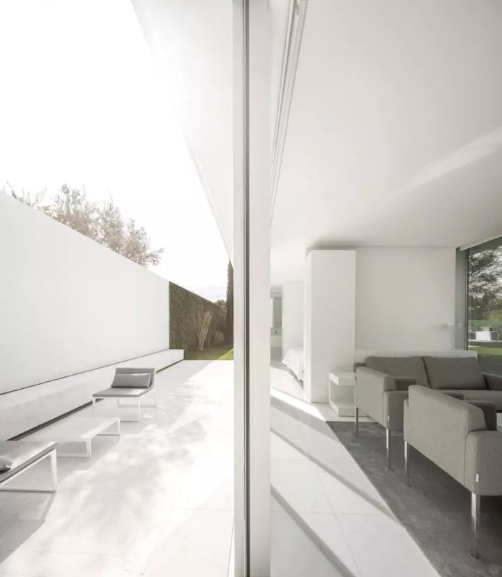 极简与野奢，美的一塌糊涂