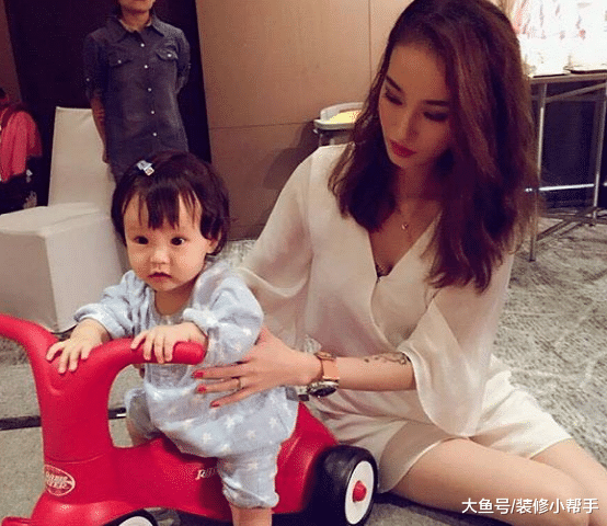 主持人欧弟的豪宅，装修十分有格调，女儿长得真像他